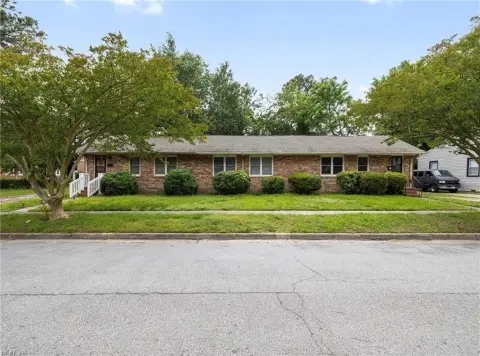3BR 2BA Duplex Residence