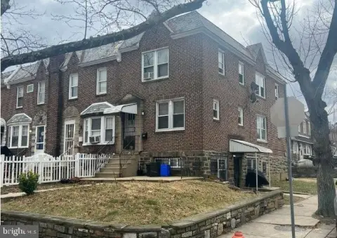 Corner Triplex with Private Entrances