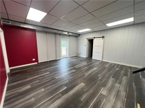 Flexible Office Unit with Parking