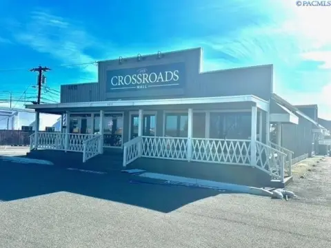 Multi-Suite Retail Building