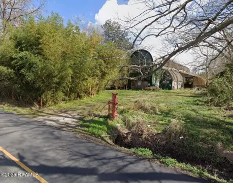 Unique Greenhouse on 3 Acres