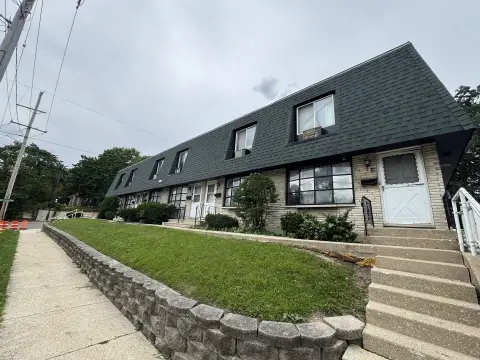 6-Unit Townhouse-Style Apartment Building