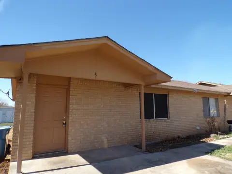 2-Bedroom Duplex with Central HVAC
