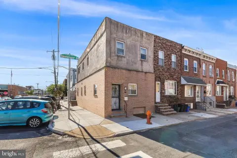 Renovated Duplex with In-Unit Laundry
