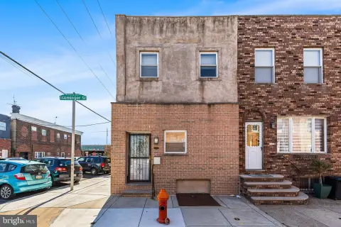 Renovated Duplex with In-Unit Laundry