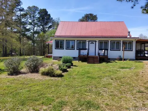 Hollister Farm with Airbnb Cottages