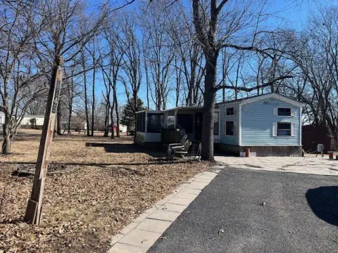 Furnished Park Model on Corner Lot