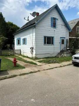 Kaisertown Duplex with Yard