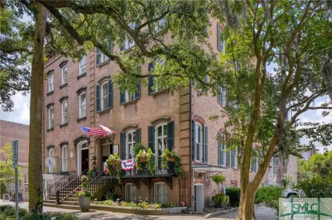 Historic Bed & Breakfast with Carriage House