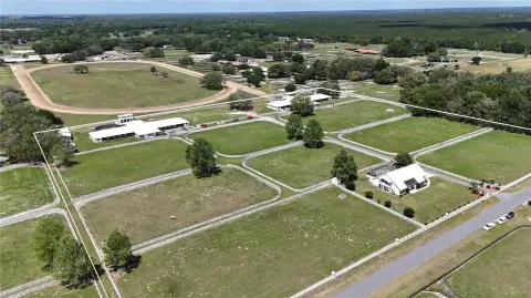 Equestrian Facility in Morriston, Florida