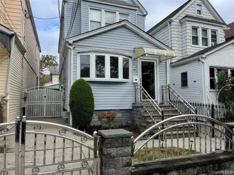 Detached Duplex with Finished Basement