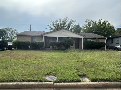 Brick Duplex With Two Units