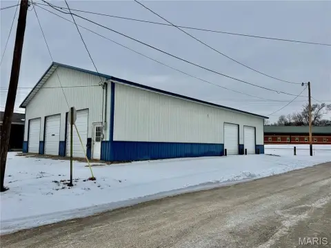 Hannibal Mixed-Use Commercial Building