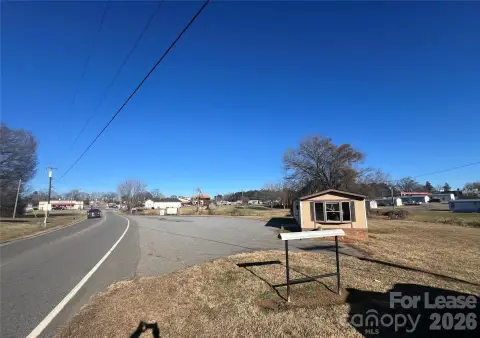 Retail Space in Hiddenite, NC