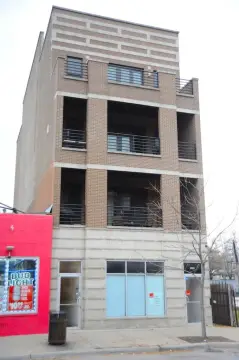 Mixed-Use Building in Irving Park