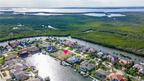 Waterfront Homesite in Cape Coral