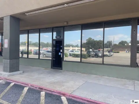 Large Multi-Use Retail Space