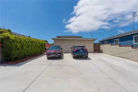 Triplex with Three-Bedroom Unit