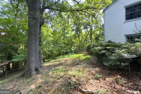 Buckhead Land on Prestigious Street