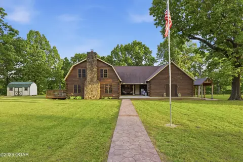 Wedding Venue Estate with Banquet Hall