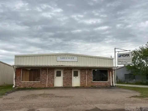 Warehouse-Retail Mixed-Use Property