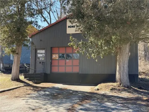 Warehouse Garage with Loading Dock