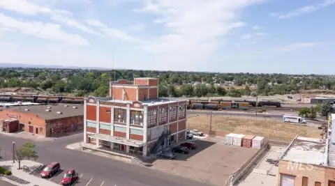 Mixed-Use Building with Warehouse Space