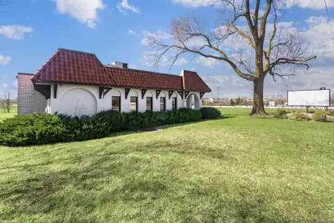 Versatile Commercial Space on Corner