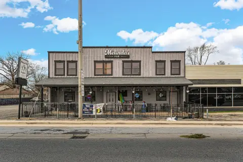 Mixed-Use Building in Worth Business District