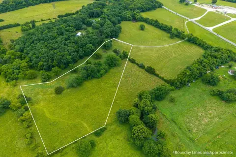 Lake-Adjacent Recreational Land