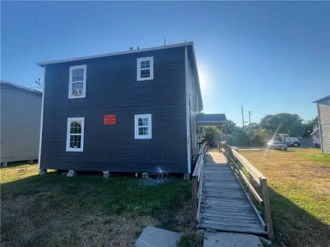 Two-Story Four-Unit Quadplex