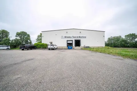 Manufacturing Building with Bridge Crane