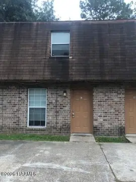 Four-Unit Brick Apartment Building