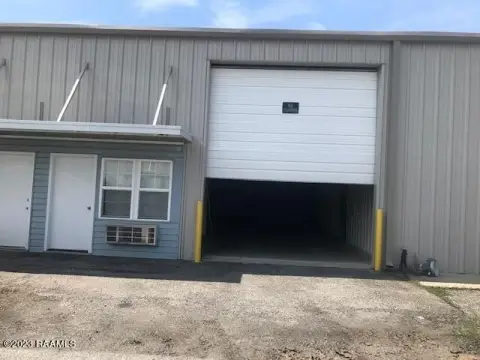 Flex Space with Oversized Door