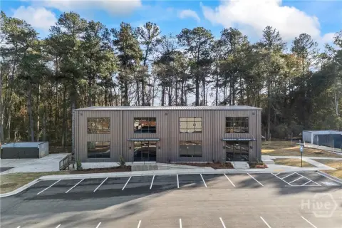 Stylish Commercial/Industrial Space Available