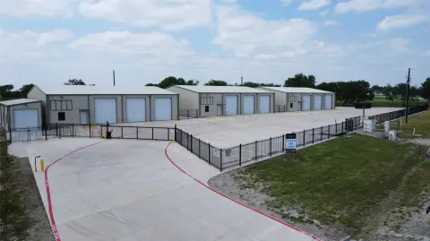 Flex Warehouse Retail Building with Bay Doors