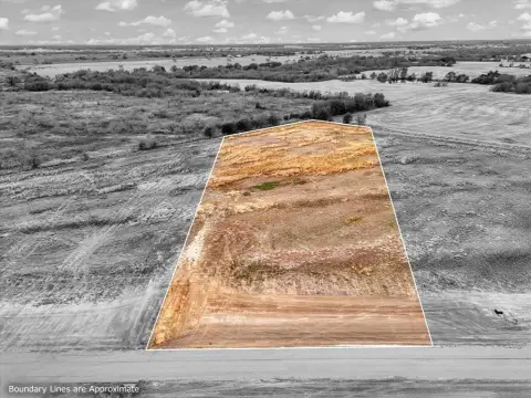 Residential Land in Elm Mott, TX