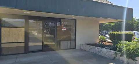 Two-Entrance Retail Unit