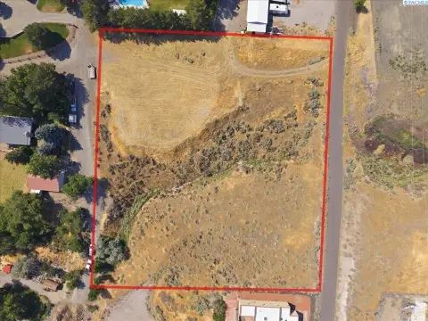 Residential Land Parcel with Seasonal Creek