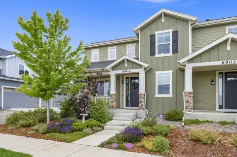 Upgraded Half-Duplex Condo
