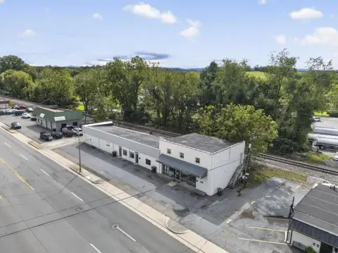 4-Unit Mixed-Use Building
