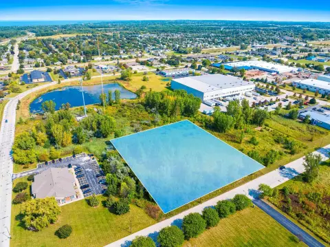 Commercial Land in Business Center