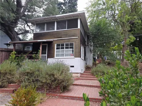 Duplex with Legal Apartment