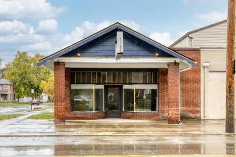 Historic Commercial Building in Middletown