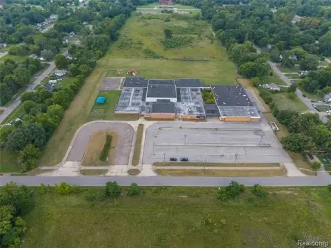 Versatile Land in Growing Corridor