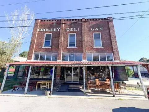 Mixed-Use Property with Restaurant Fixtures