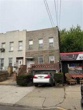 Brooklyn Triplex with Private Yard