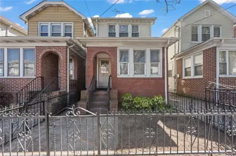 Detached One-Family Home with Basement