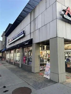 Established Hempstead Convenience Store Opportunity