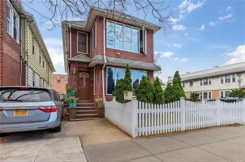 Spacious Detached Home with Rental